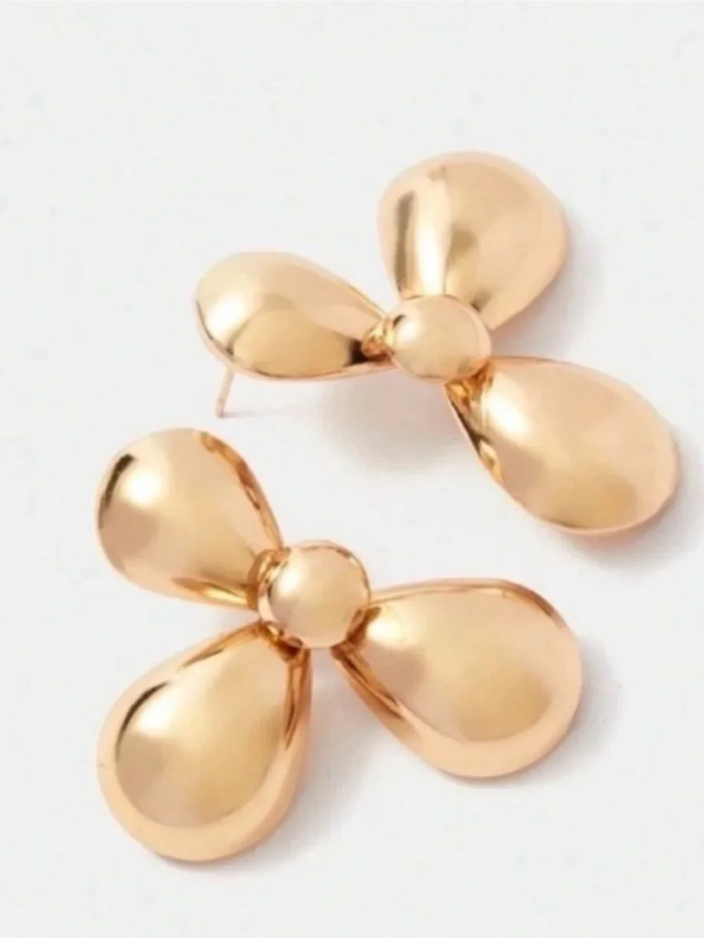 3/$30 New! Gold Flower Petal Statement Earrings (3025) NWOT